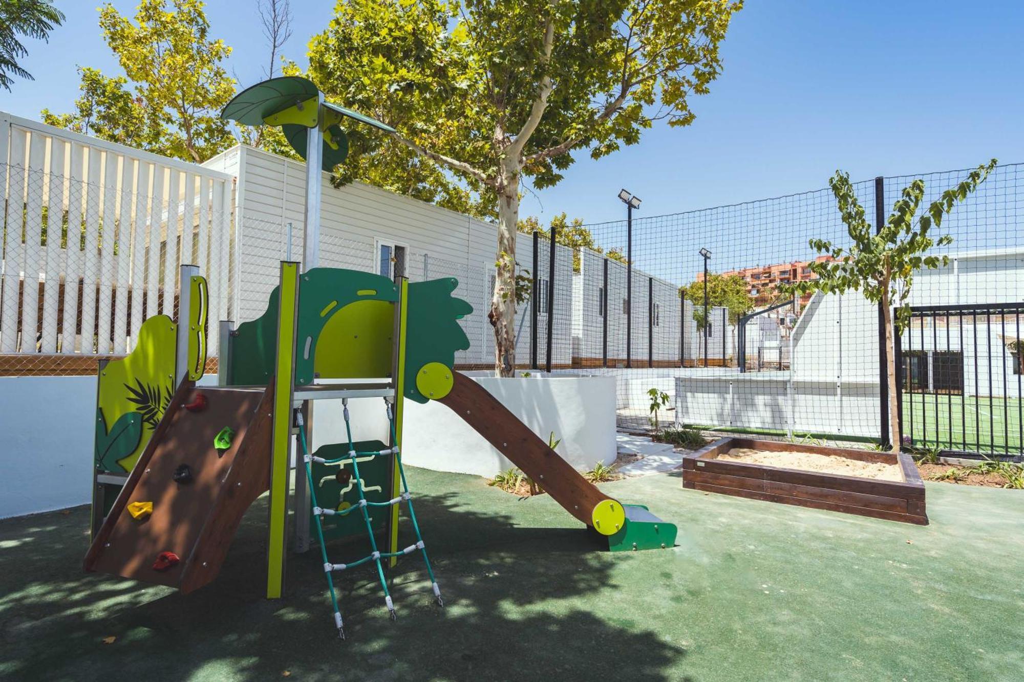 Costa Del Sol Glamping Village فوينخيرولا المظهر الخارجي الصورة
