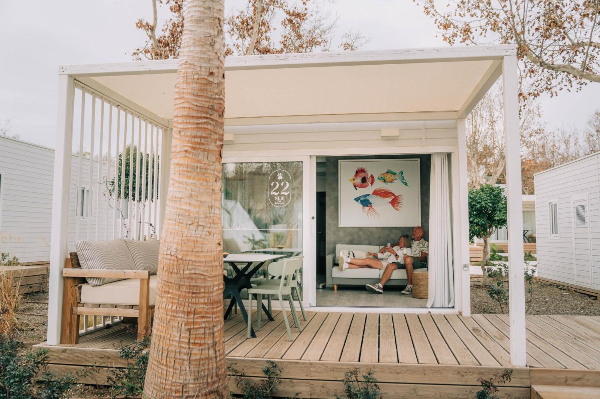 Costa Del Sol Glamping Village فوينخيرولا المظهر الخارجي الصورة