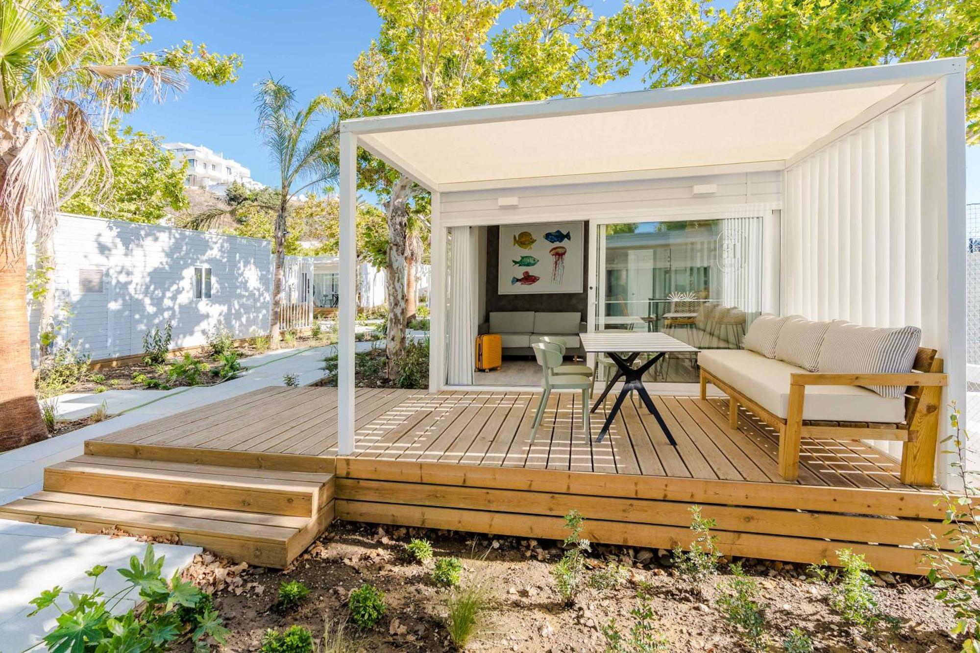 Costa Del Sol Glamping Village فوينخيرولا المظهر الخارجي الصورة