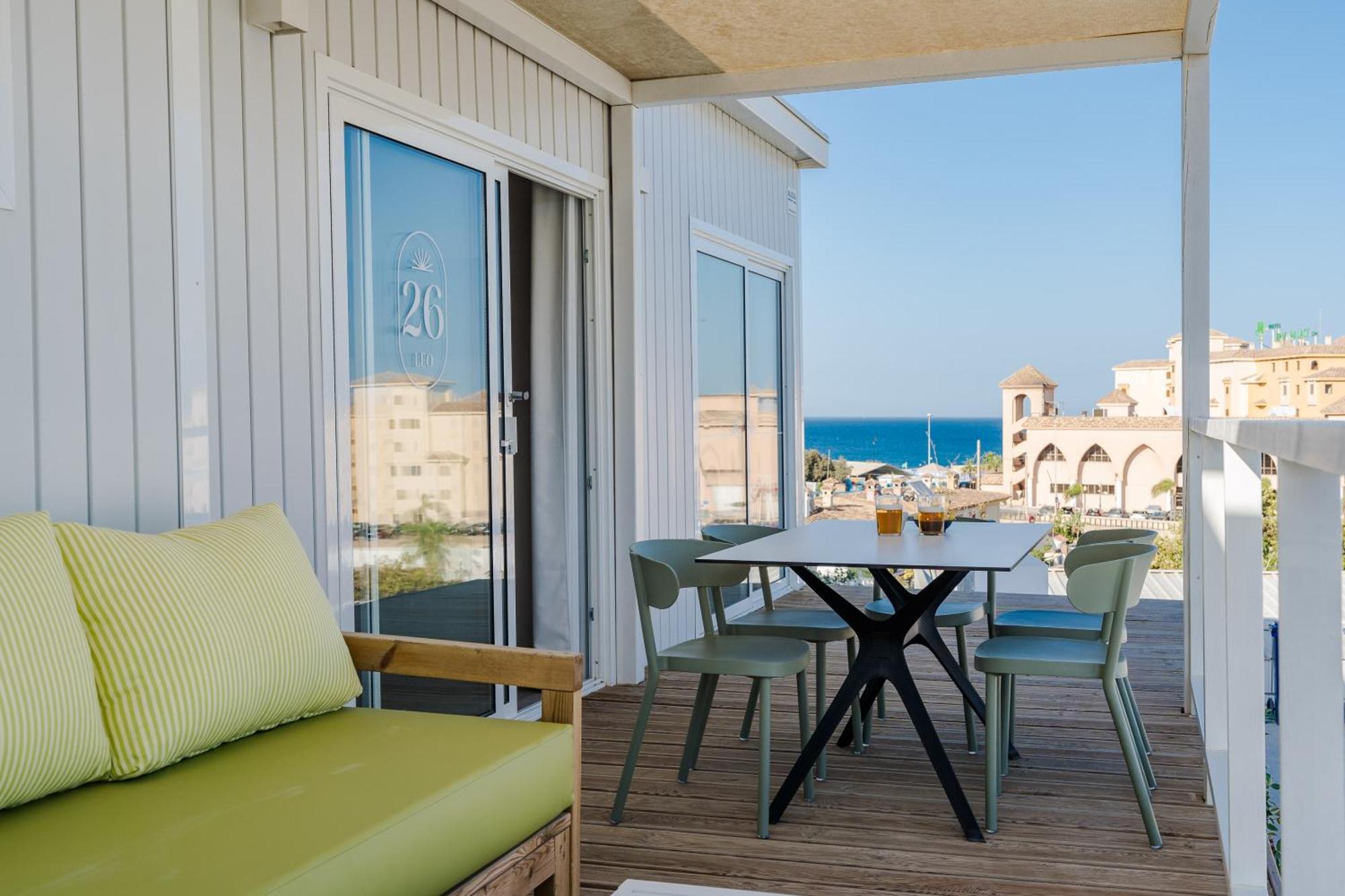 Costa Del Sol Glamping Village فوينخيرولا المظهر الخارجي الصورة