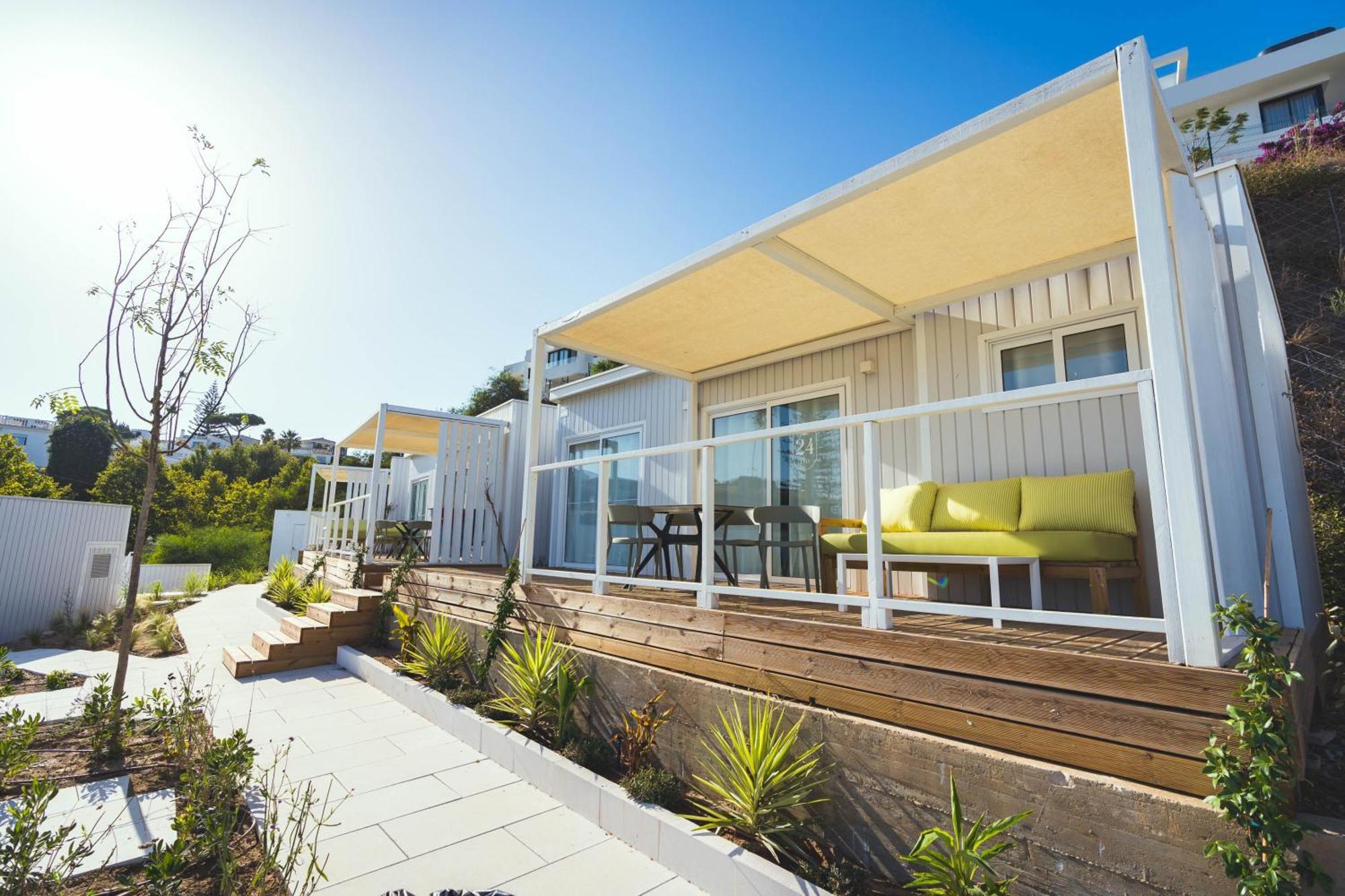Costa Del Sol Glamping Village فوينخيرولا المظهر الخارجي الصورة