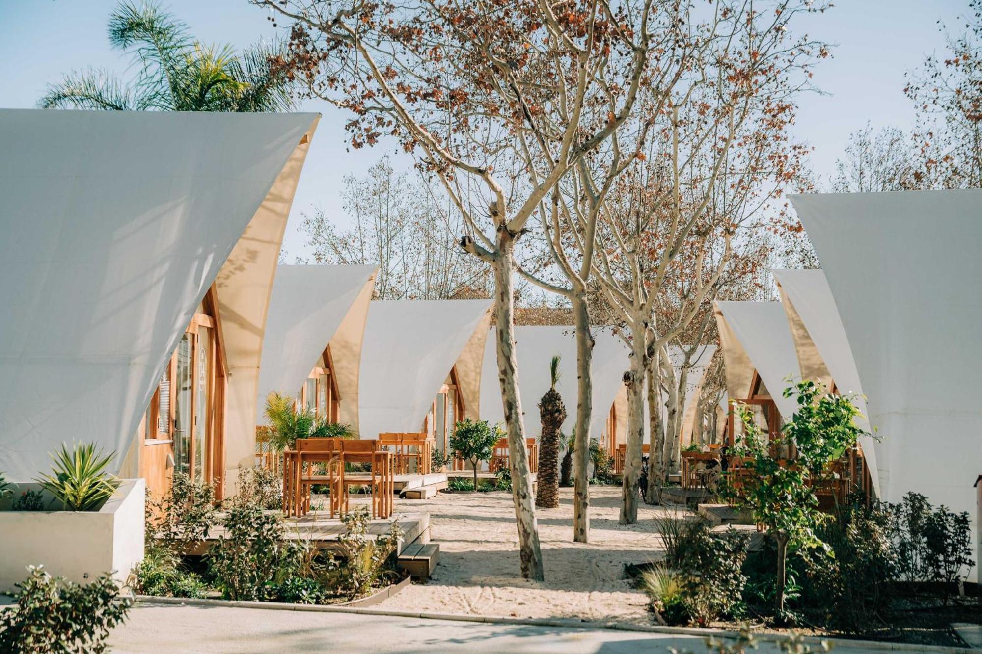Costa Del Sol Glamping Village فوينخيرولا المظهر الخارجي الصورة