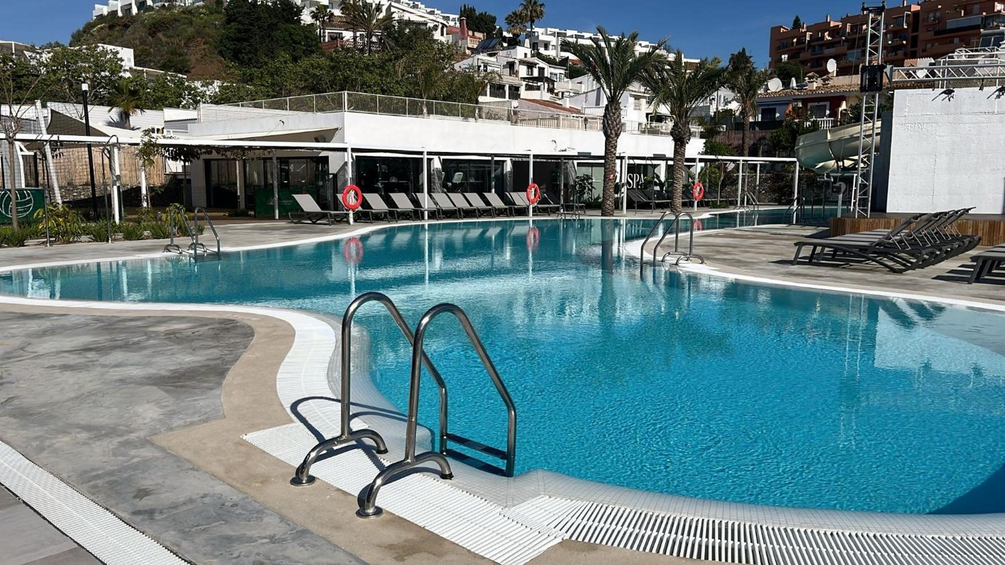 Costa Del Sol Glamping Village فوينخيرولا المظهر الخارجي الصورة